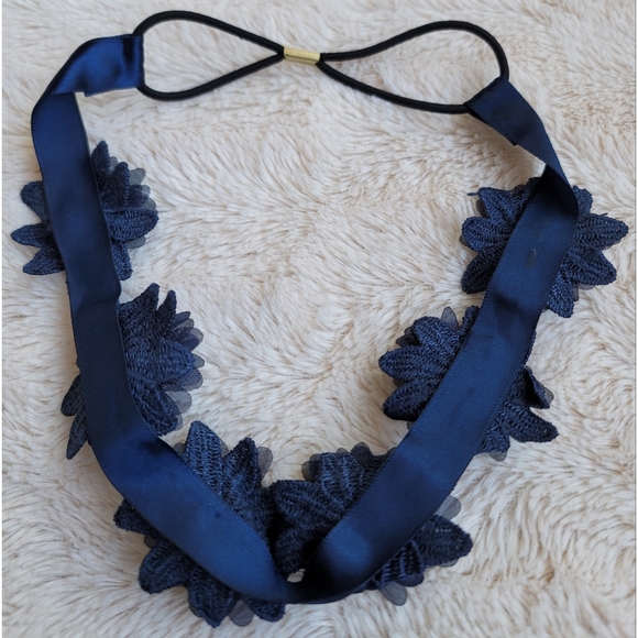 Navy flower headband - Picture 4 of 16
